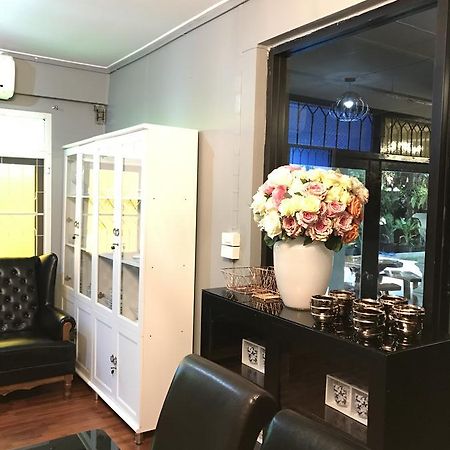 Add Home Hostel Vipavadee 42 Бангкок Экстерьер фото