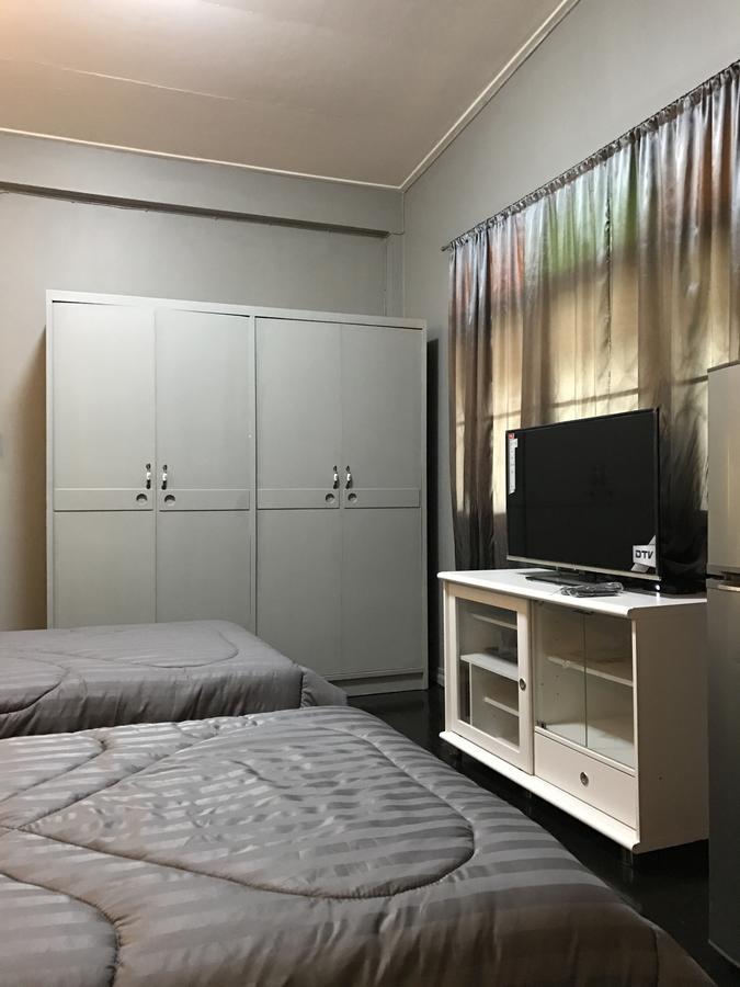 Add Home Hostel Vipavadee 42 Бангкок Экстерьер фото